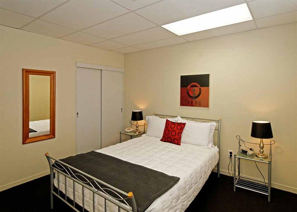 Kudos Business Suites & Airport Motel Окленд Экстерьер фото